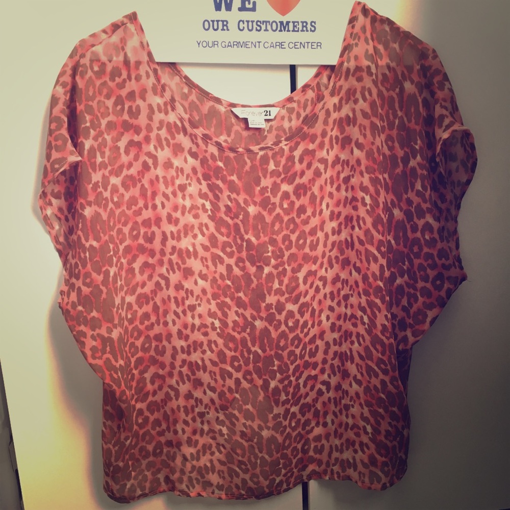Pink cheetah blouse 💕