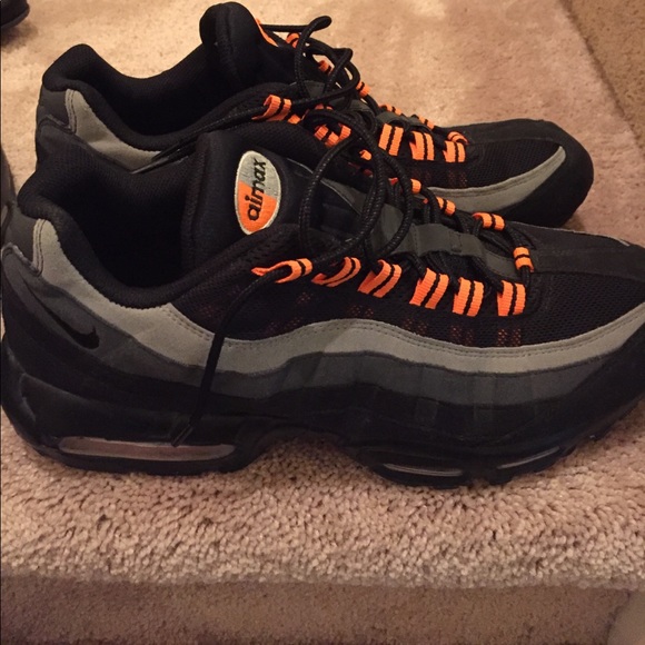 Air Max's - Picture 2 of 3