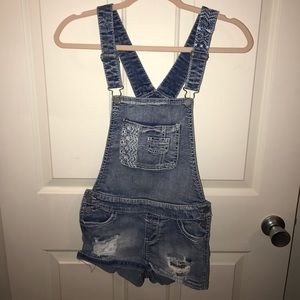 Overalls shorts with UNIQUE tribal stitching