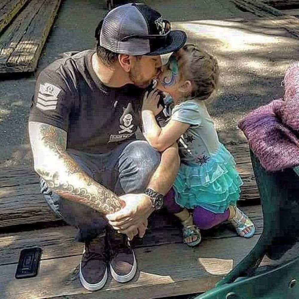 Meet your Posher, Eric