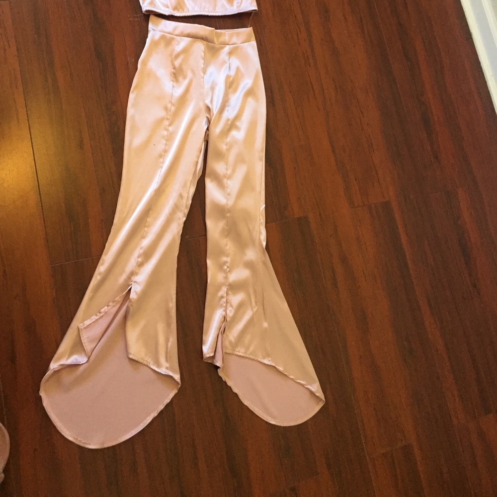 Fashionable pants and top