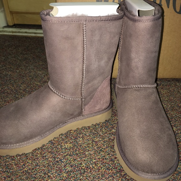 Classic II Short Stormy Grey Uggs (waterproof) - Picture 3 of 3