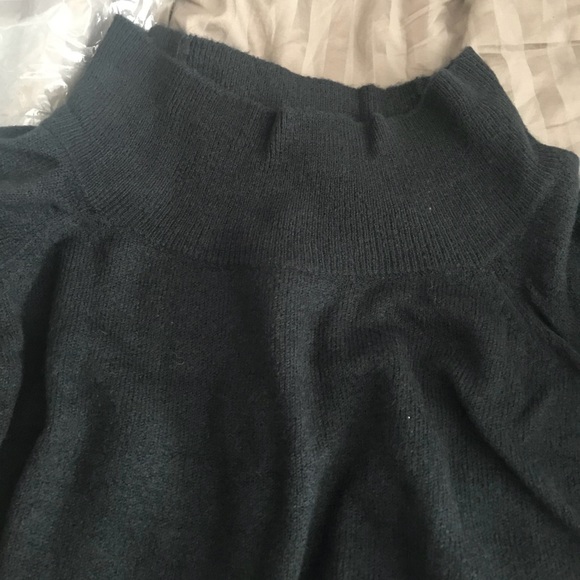 Oversized Sweater from Express ✨✨ Brand New - Picture 5 of 8