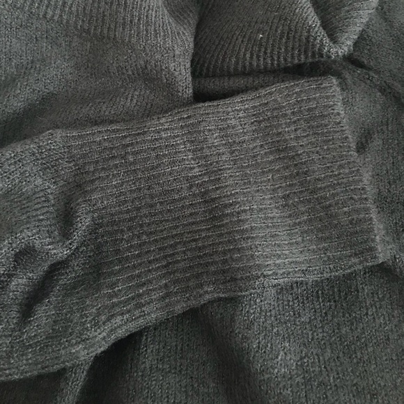 Oversized Sweater from Express ✨✨ Brand New - Picture 7 of 8