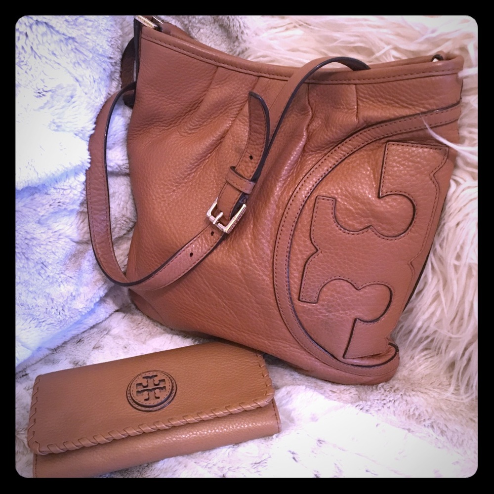 Tory Burch crossbody purse and wallet