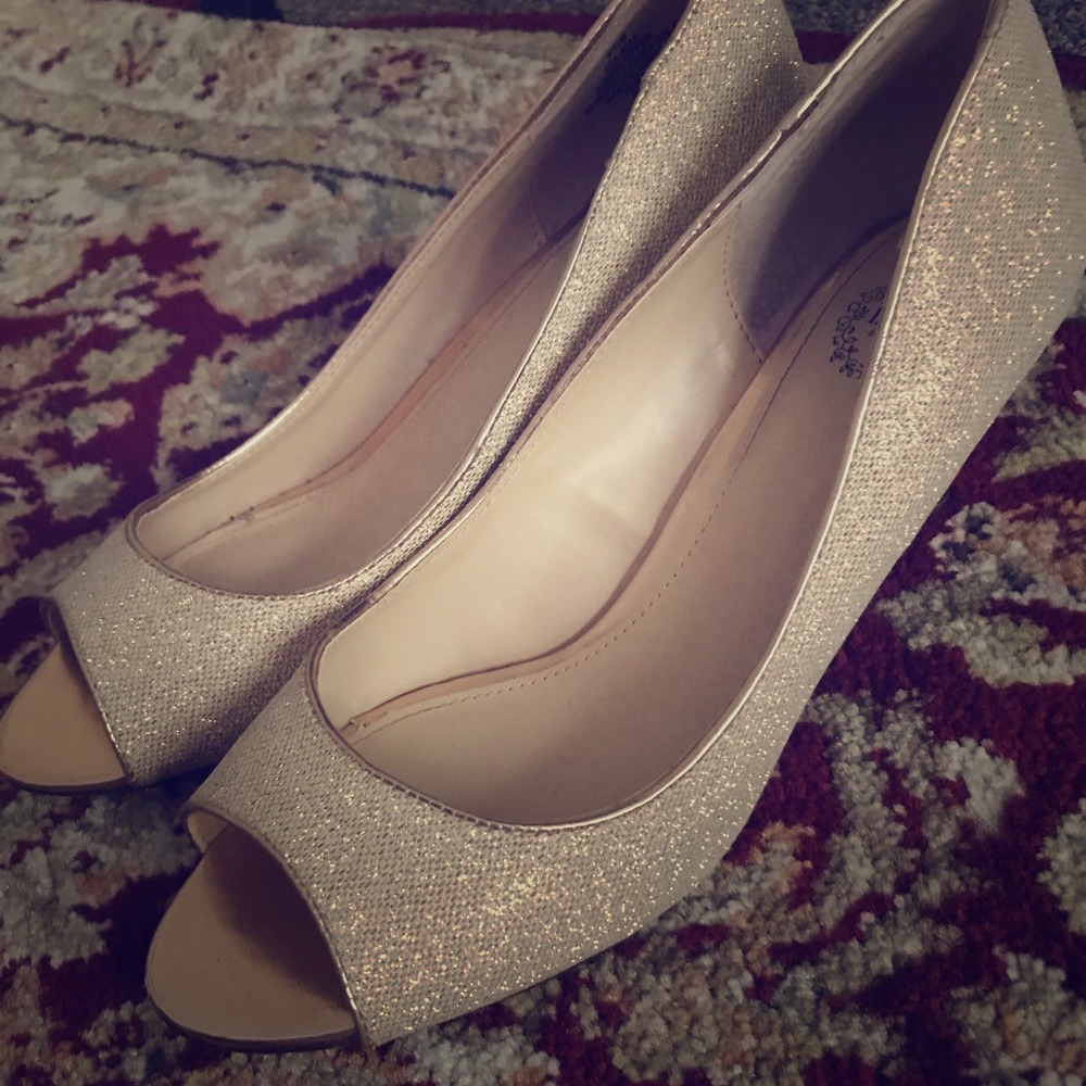 Sparkly Gold Heels.