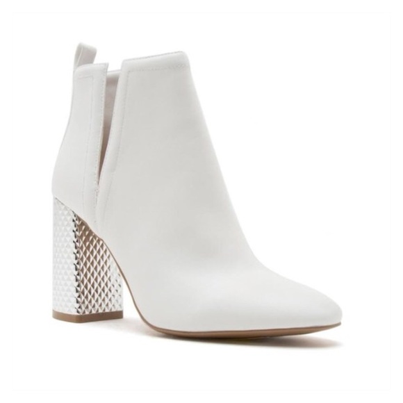 ✨Flash Sale✨Vegan Leather Ankle Booties - Picture 4 of 4