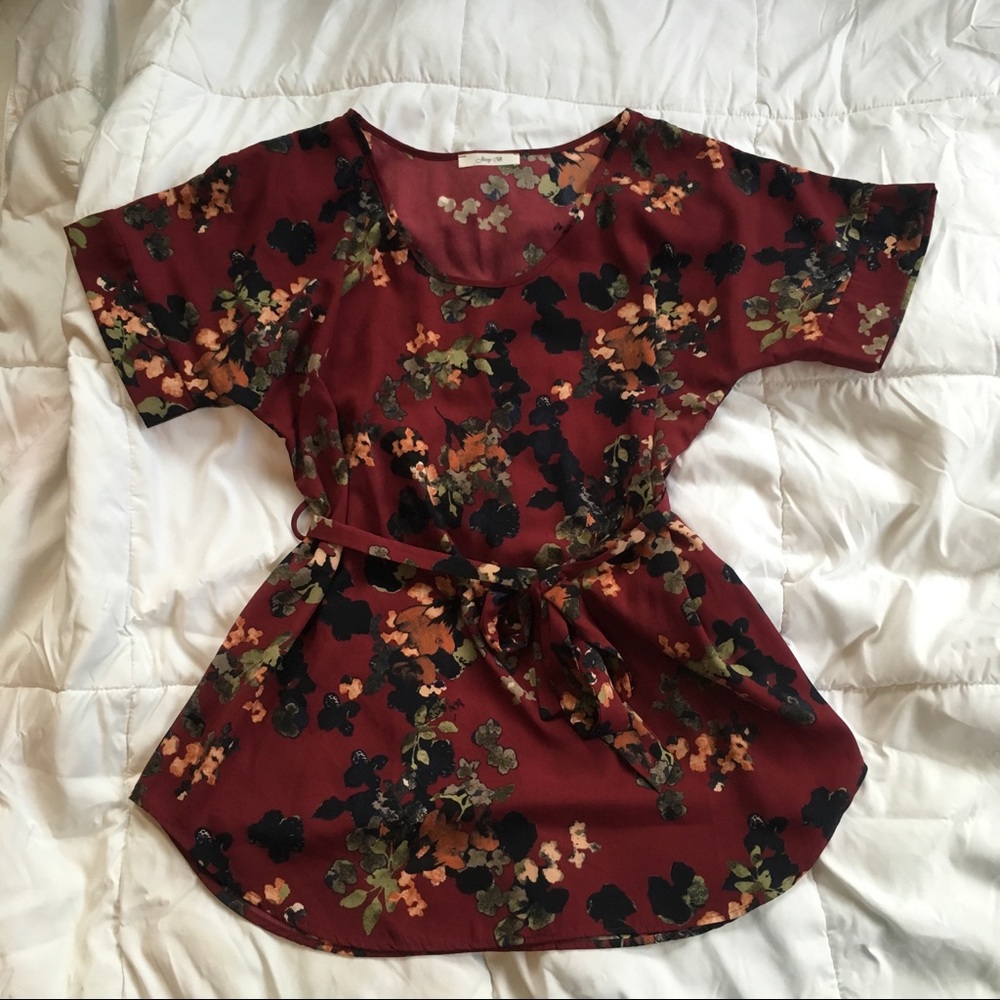 Jessy B. floral top size L