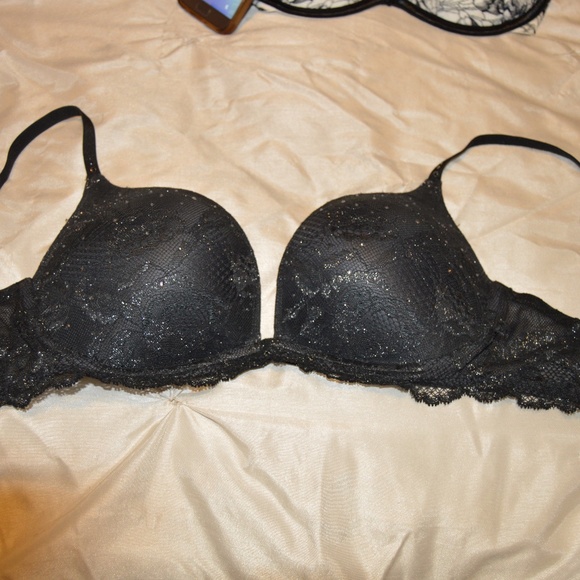 Black Lace w/Rhinestone BioFit Victoria Secret Bra - Picture 1 of 6