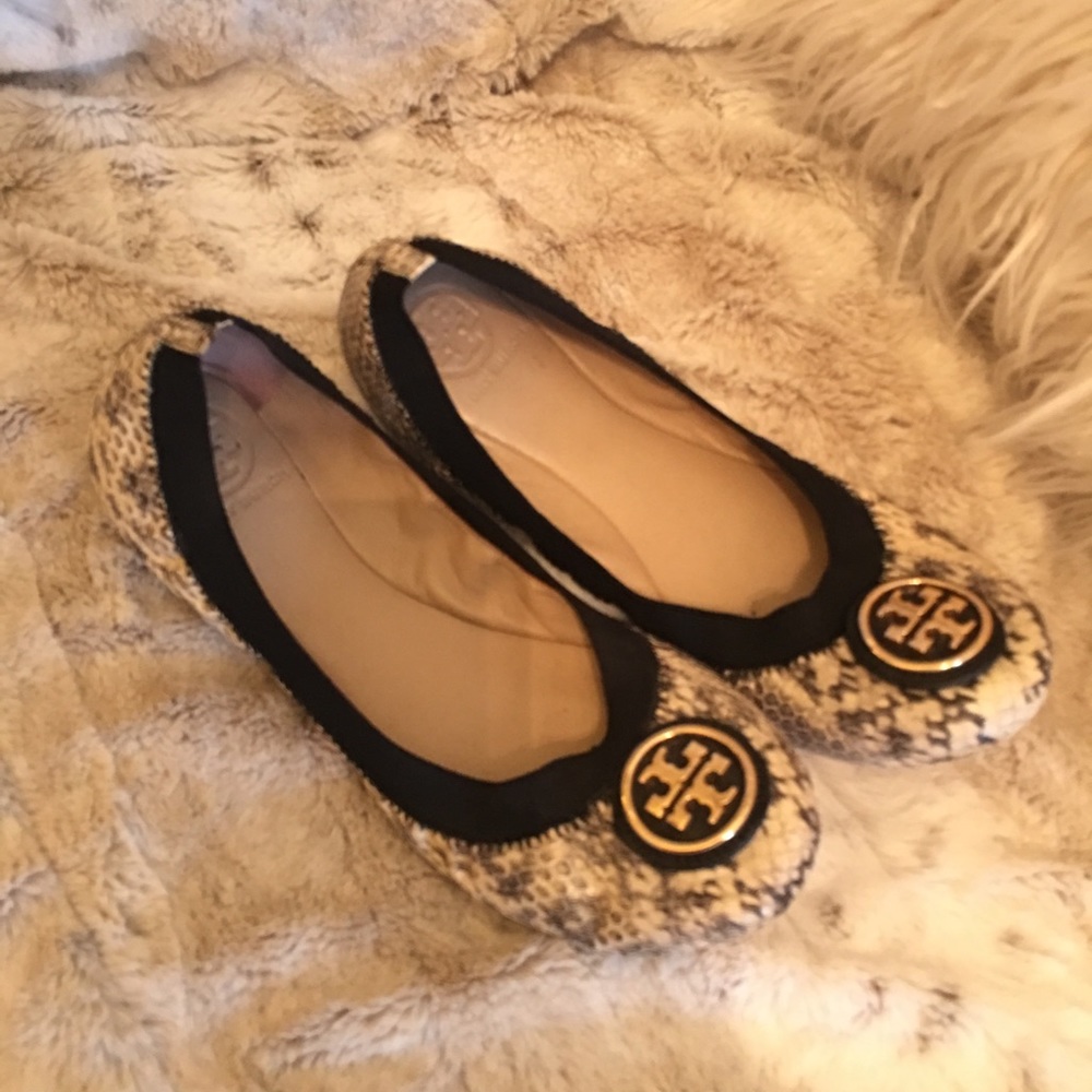 8M Tory Burch snakeskin flat