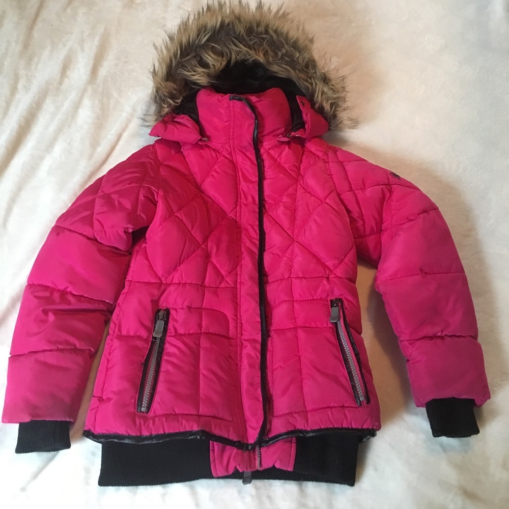 Warm, water resistant puffer winter snow coat.
