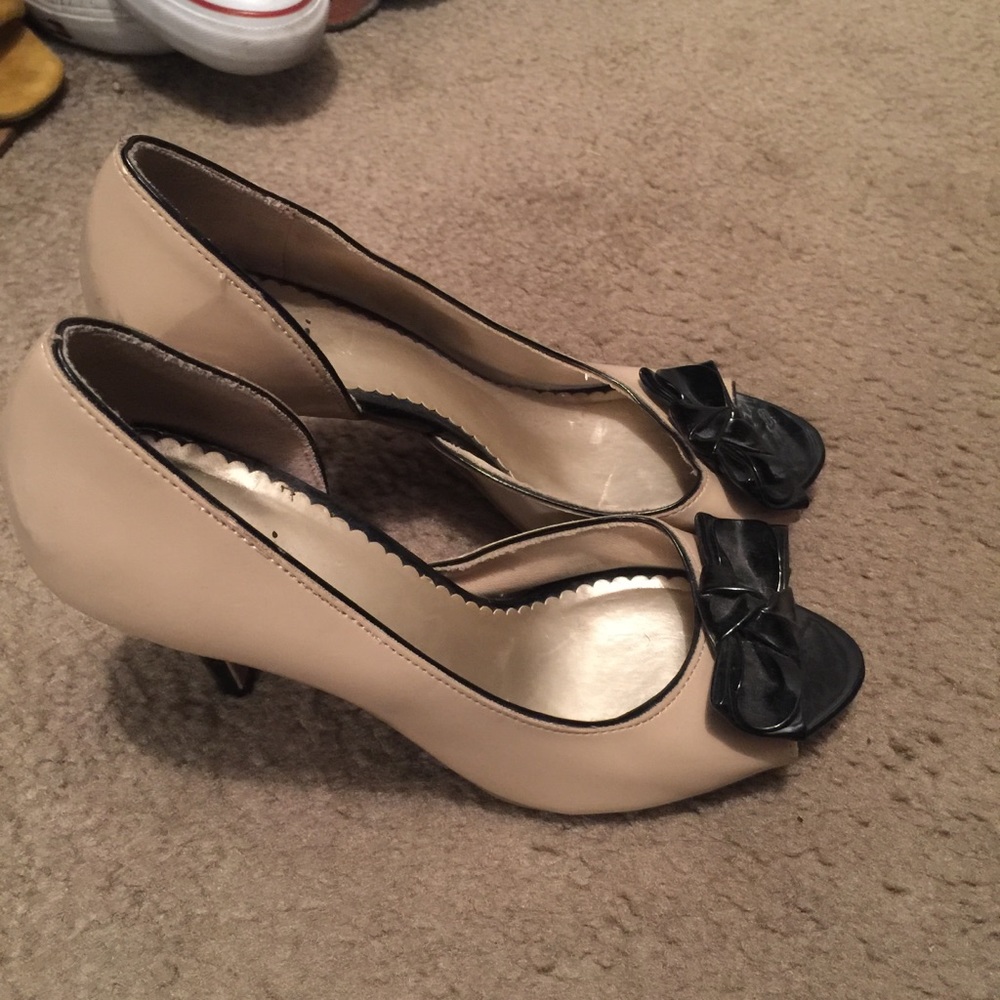 Shoes - Picture 2 of 3