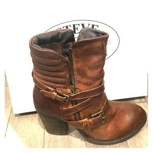 STEVE MADDEN MOTO BROWN LEATHER BOOTIES