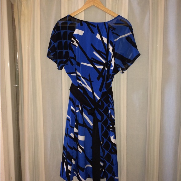 Graphic Design Dress - Picture 2 of 3