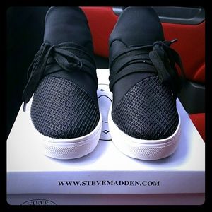 Steve Madden Lancer Sneaker