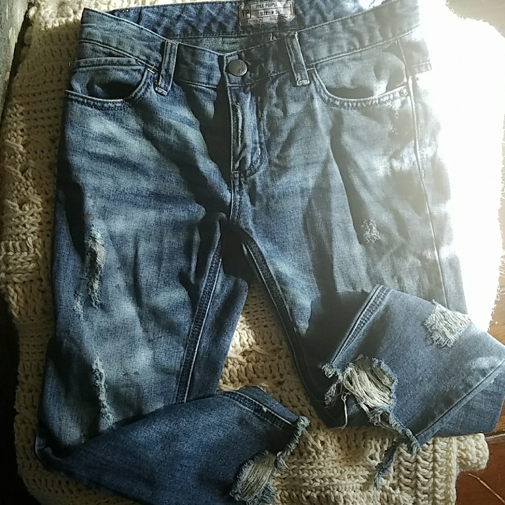 Free people distressed capris