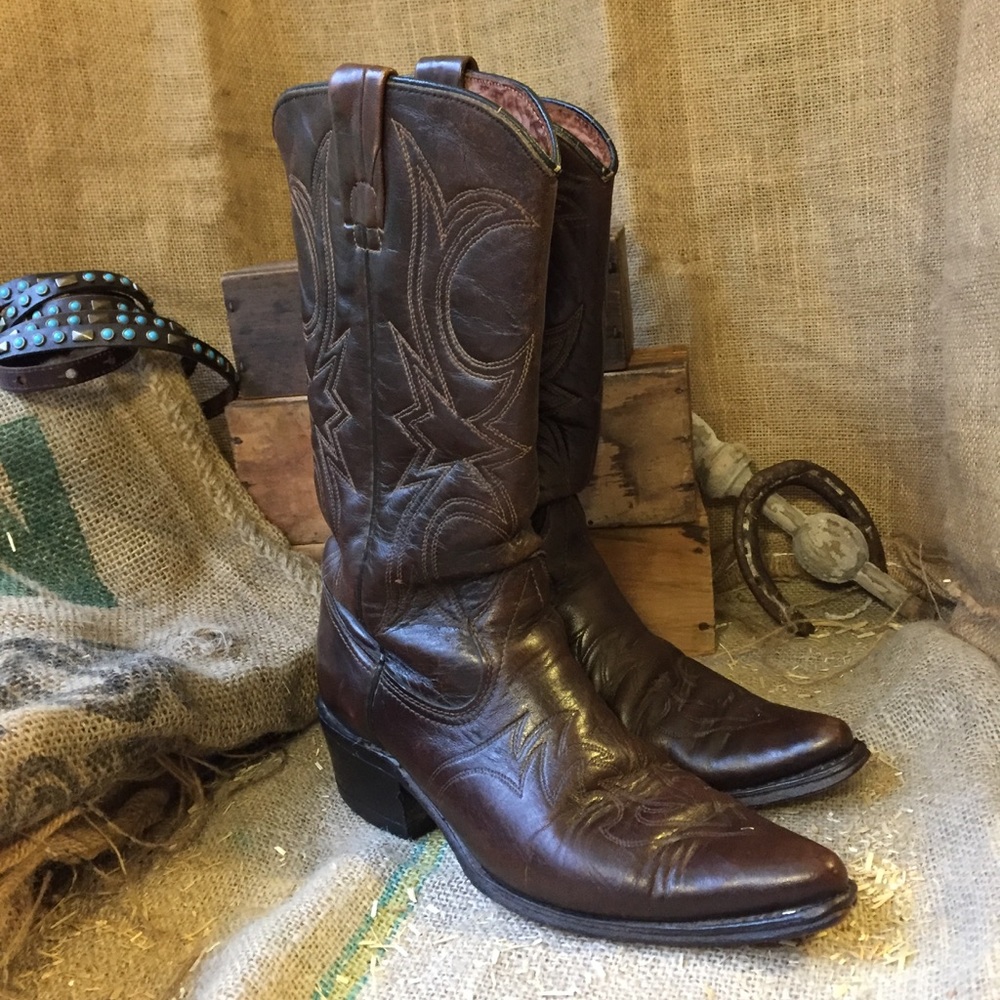 BEAUTIFUL BROWN LEATHER COWGIRL BOOTS