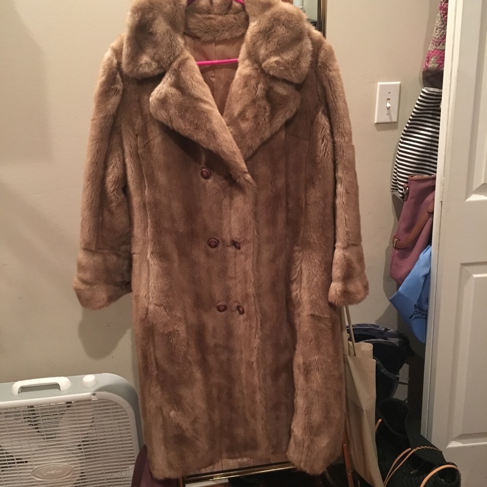 Tissavel Faux Fur coat, L