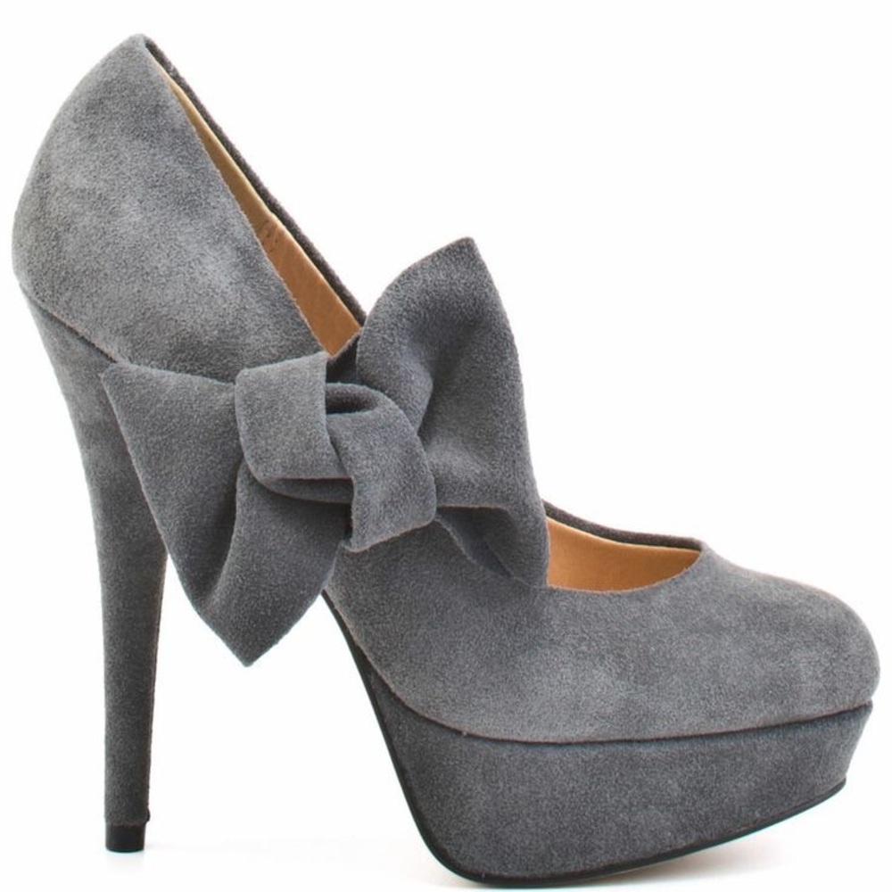 Brand new grey suede Kelsi Dagger heels