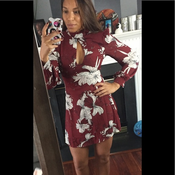 ⚡️Flash Sale !!⚡️Floral keyhole shift dress! - Picture 2 of 8