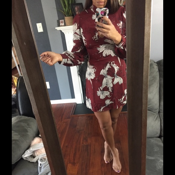 ⚡️Flash Sale !!⚡️Floral keyhole shift dress! - Picture 3 of 8