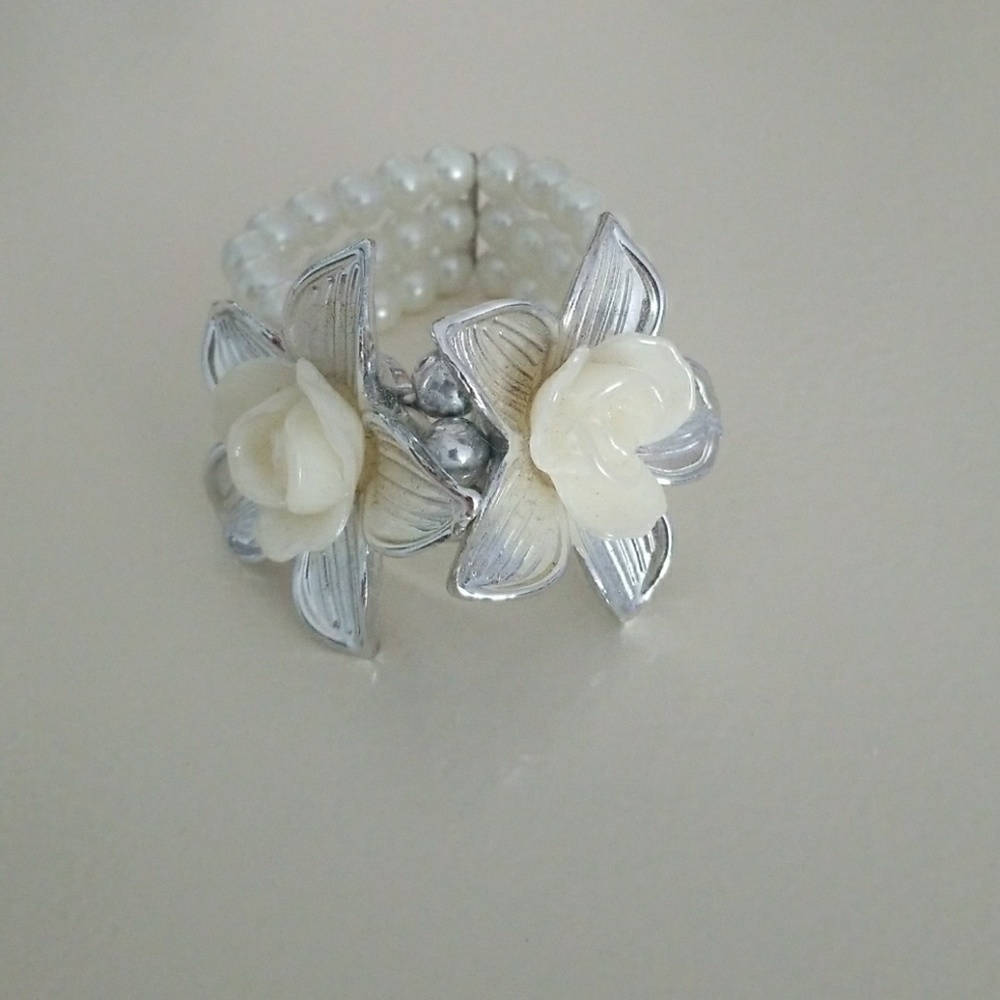🌹Charlotte Russe rose bracelet