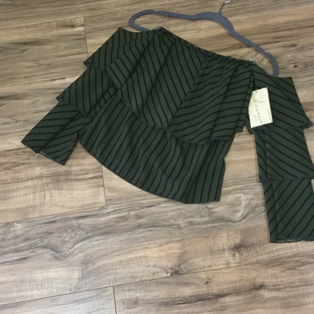 Vintage Havana green stripped off the shoulder