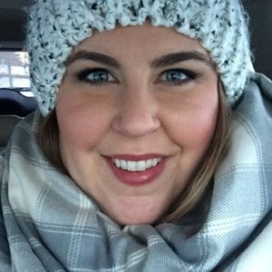 Meet your Posher, Lara