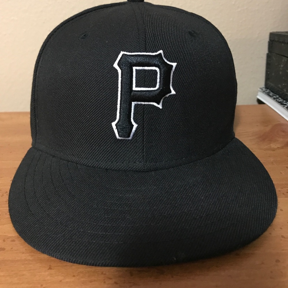 Fitted Pittsburgh pirates hat
