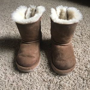 UGG size 8 (toddler) Chestnut Bailey Boots
