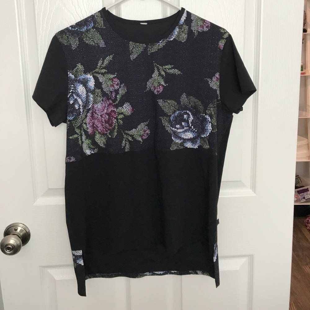 Lululemon Top * RESERVED *