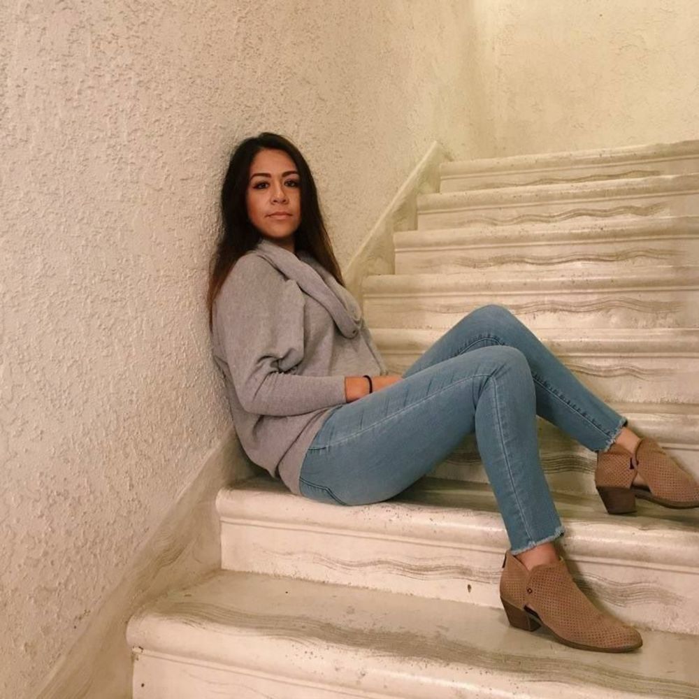 Meet your Posher, Alejandra
