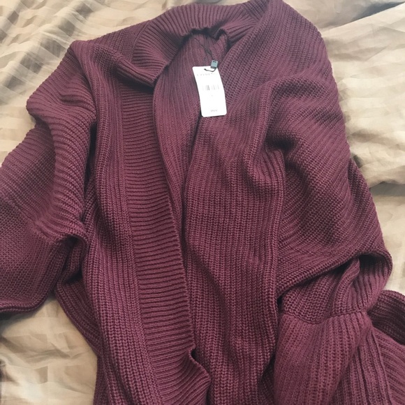 Layered Ruffle Sleeve Open Sweater from Express ✨ - Picture 5 of 8