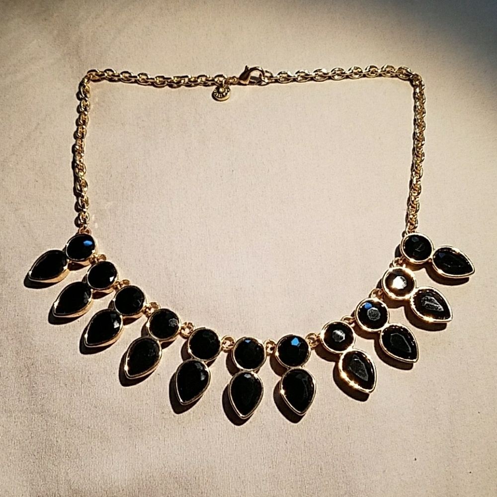 Statement necklace gold and black