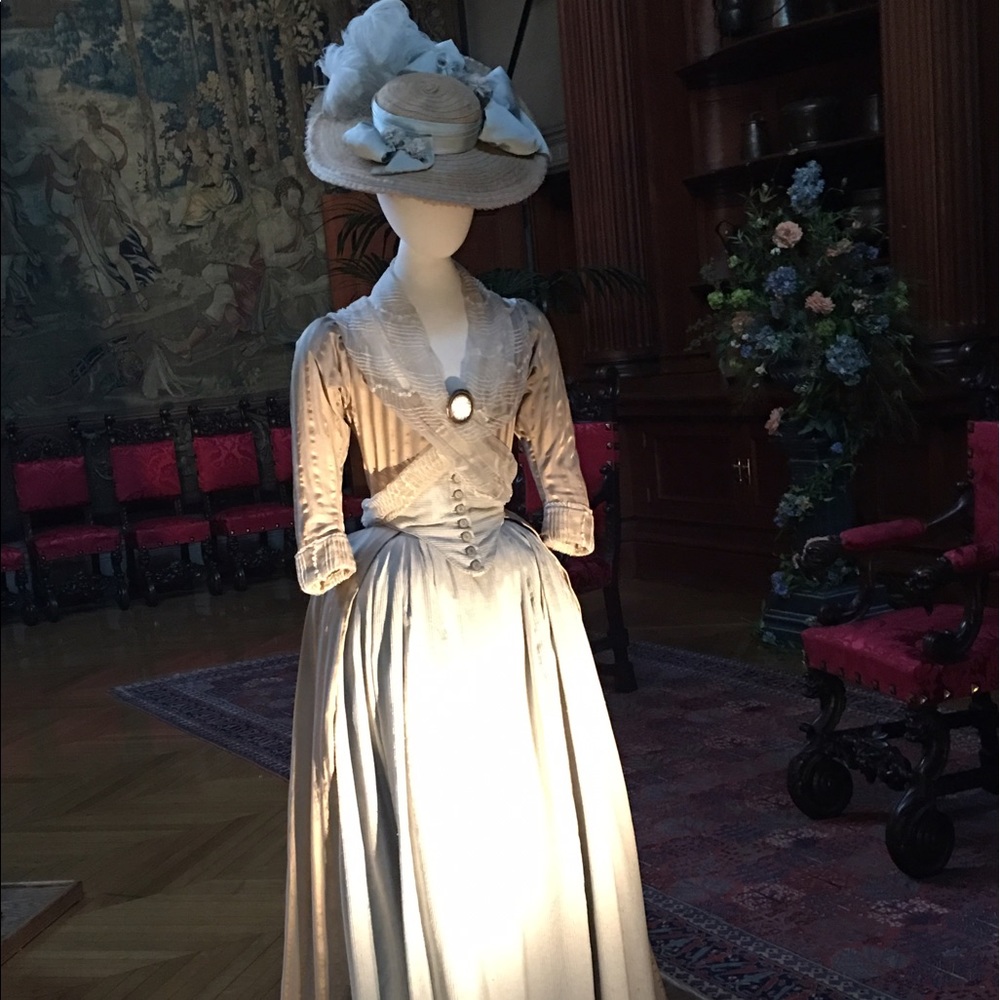 Meet your Posher, Debbie