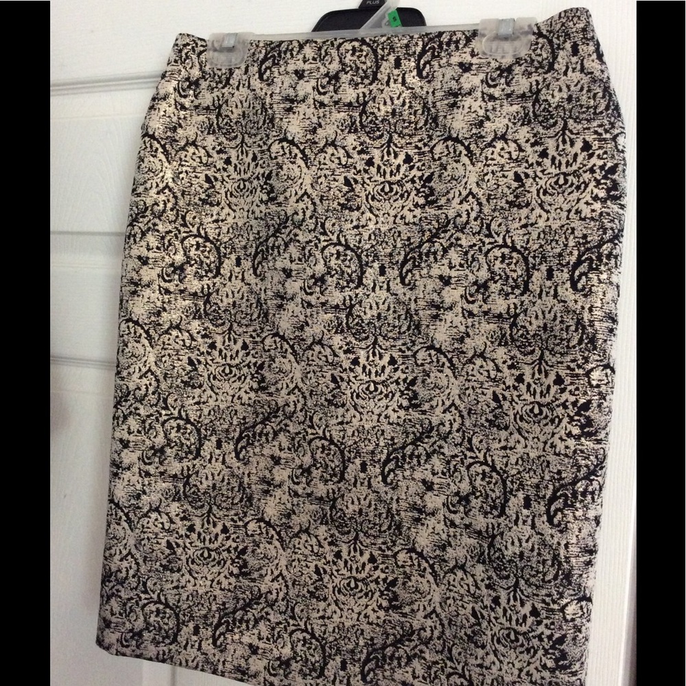 Issac Mizrahi Black & Gold Skirt