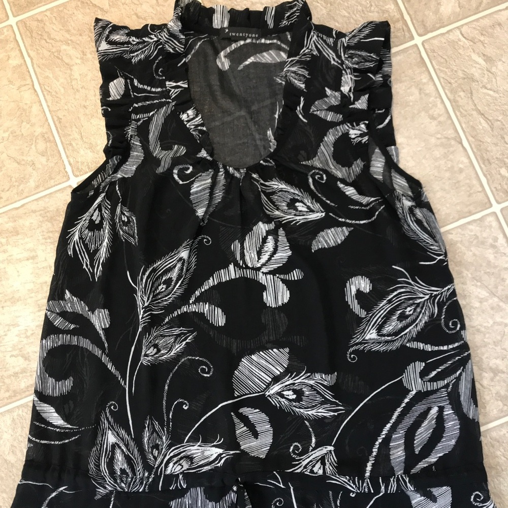 Black and white sheer feathered patterned top