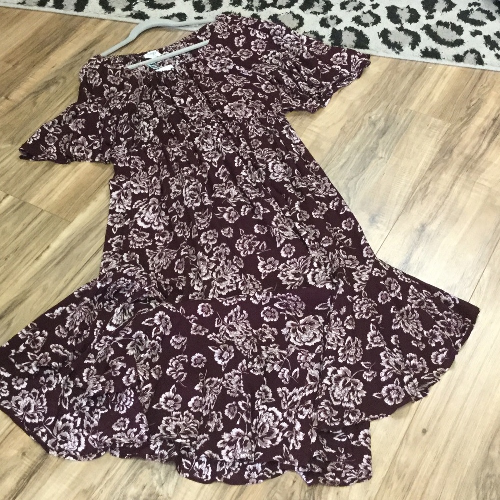 Beautiful maroon long Umgee Dress with flowers