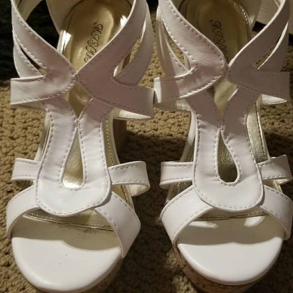 White wedges