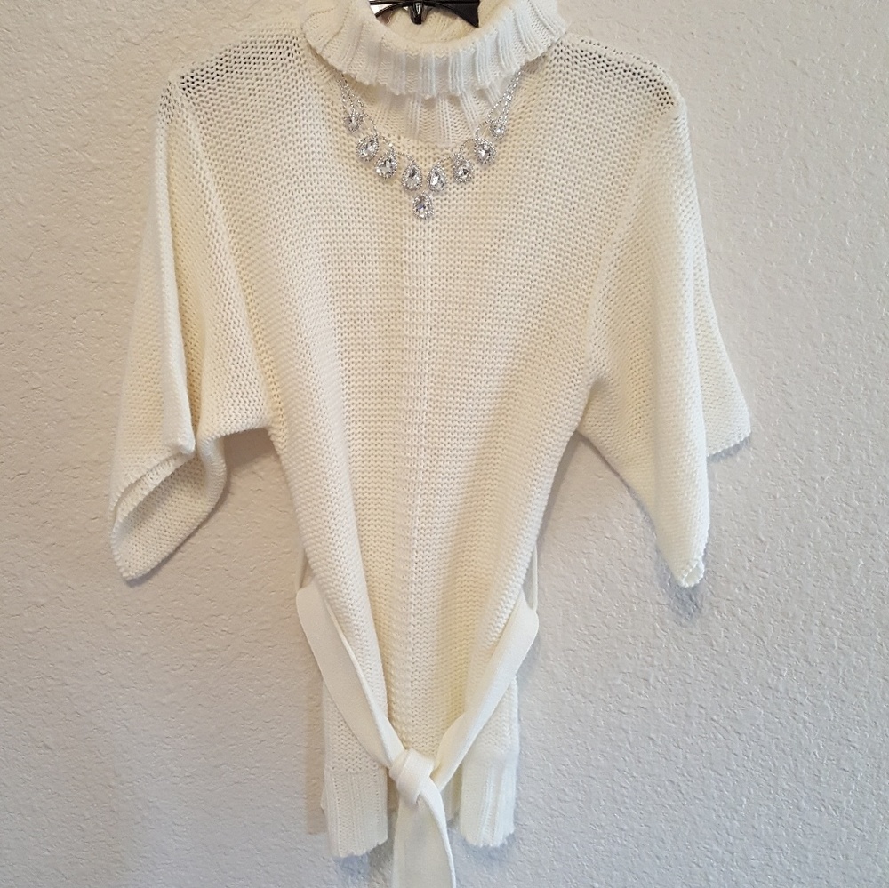 Lola white 3/4 sleeve sweater