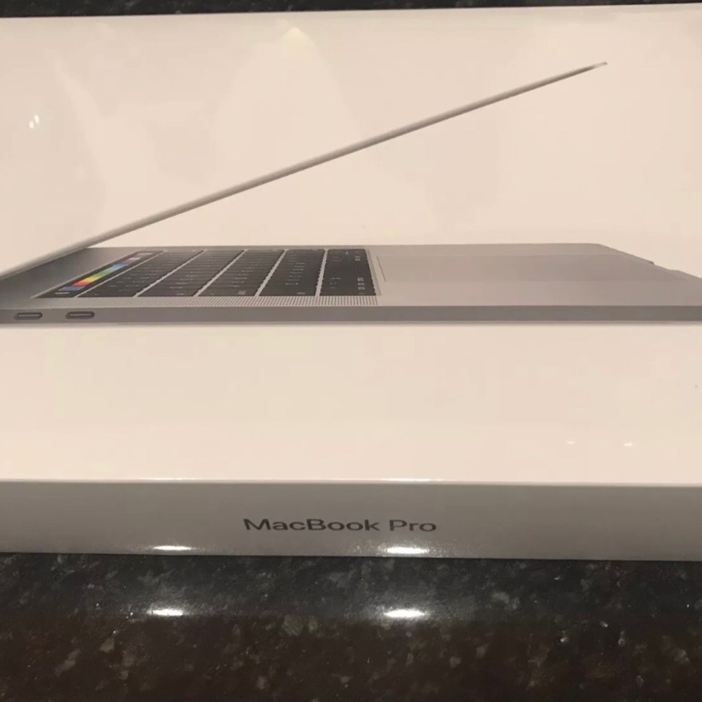 MacBook Pro - Picture 3 of 4