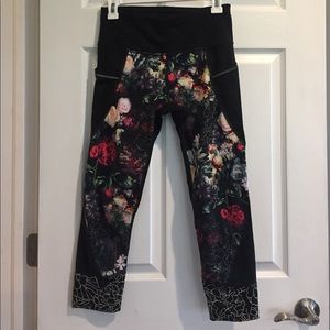 Gently worn Athleta Crop Pants