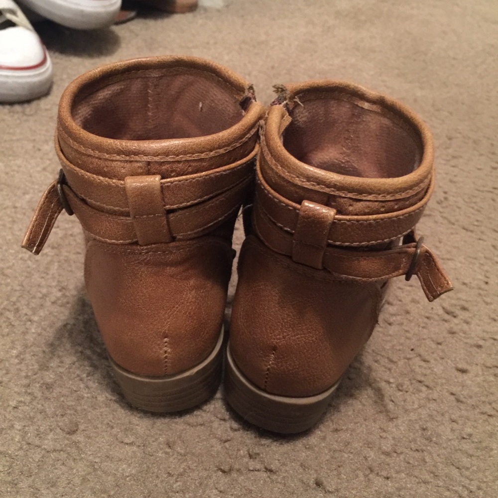 Boots - Picture 3 of 3