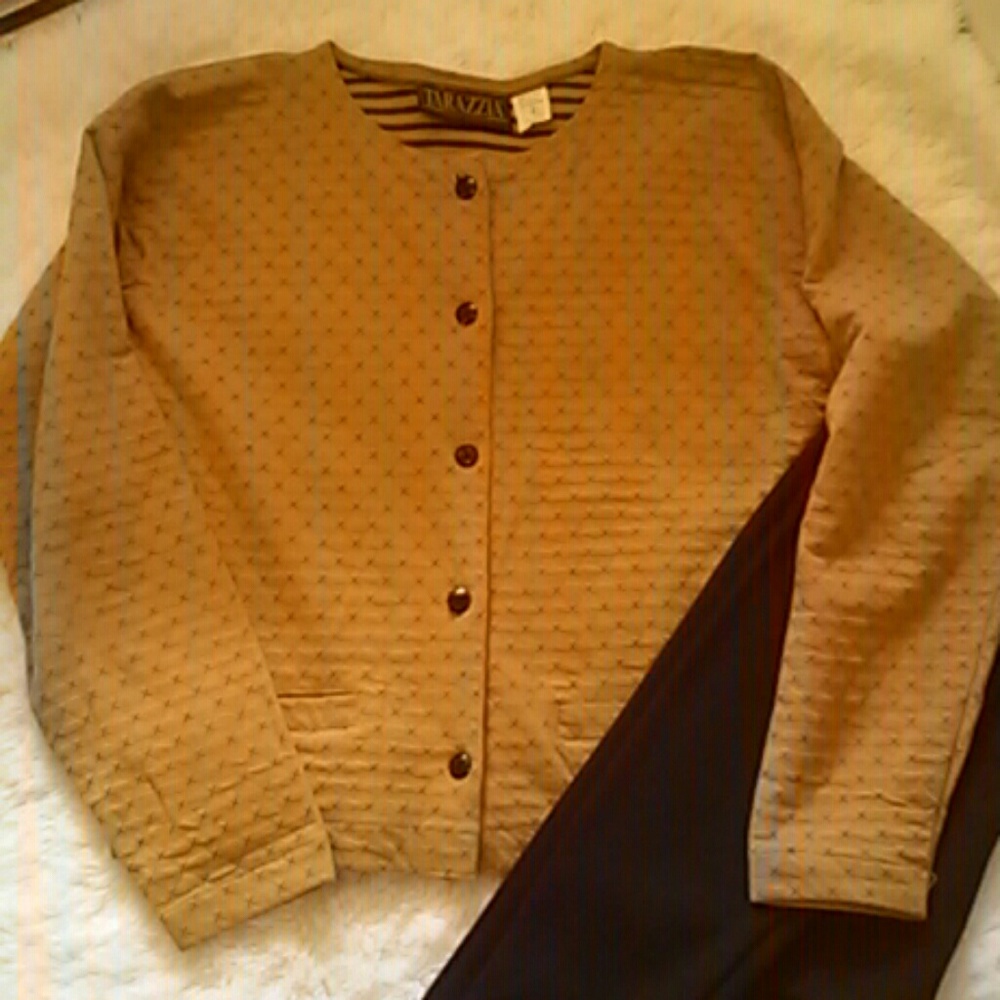Short Jacket/Top - Picture 1 of 4