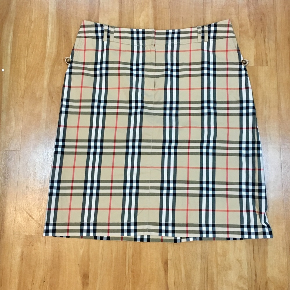 🔷🔸Burberry Skirt!
