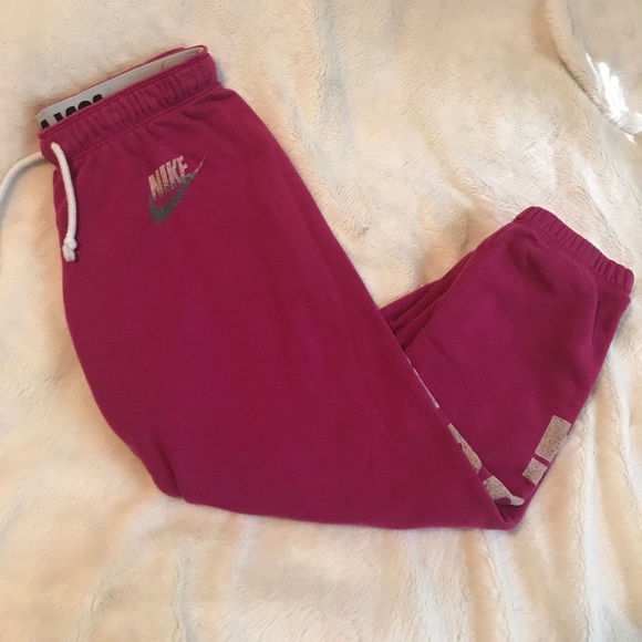 Nike Pants - Nike Crop Sweatpants!
