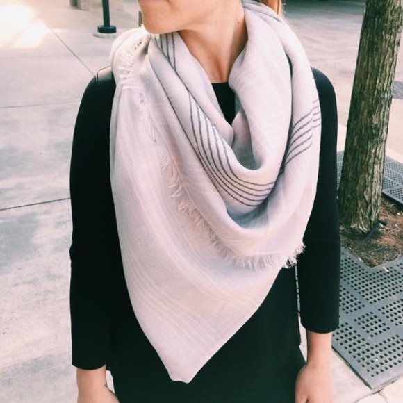 lululemon athletica Accessories - Lululemon Mudra Scarf