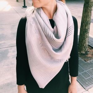 Lululemon Mudra Scarf