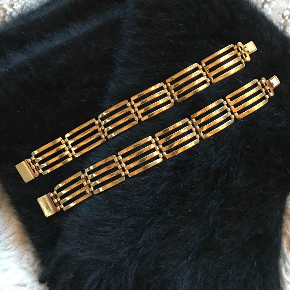 2 Gold Toned Vintage Bracelets