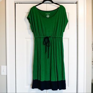 Liz Lange maternity dress kelly green and navy